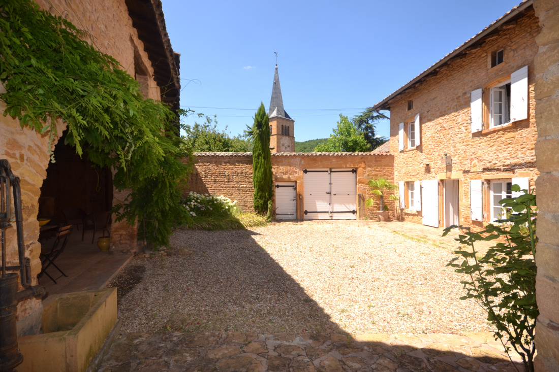 Maison 10 pièces 350 m² · à Denicé · 350 m² · 990 000 €